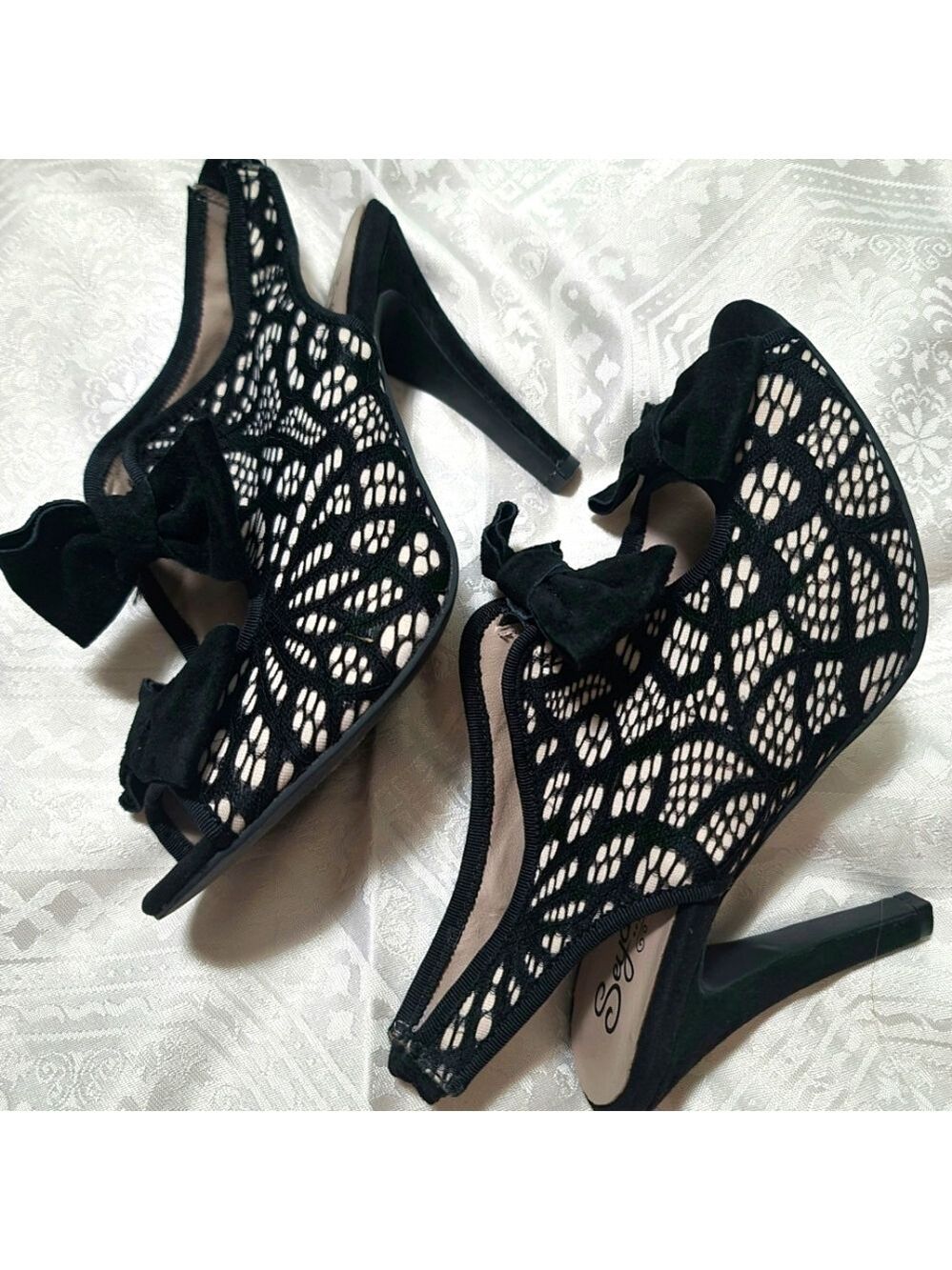 Seychelles Special Edition Black Slingback Bowed Stiletto Pumps Size 7 - Picture 4 of 8